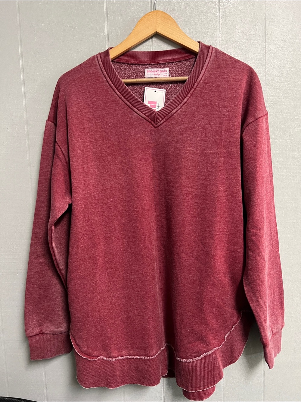 NWT Discount Divas Boutique V‑Neck Sweatshirt - Wine Large